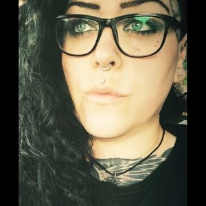 Meet your Posher, Courtney